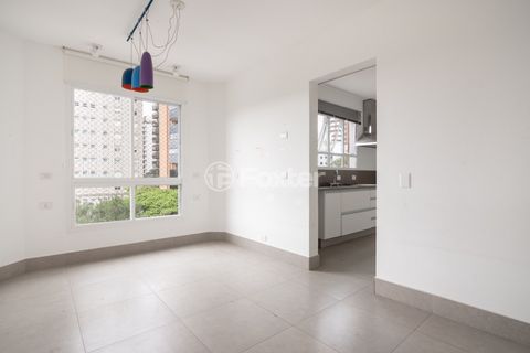Image 8 - 887938