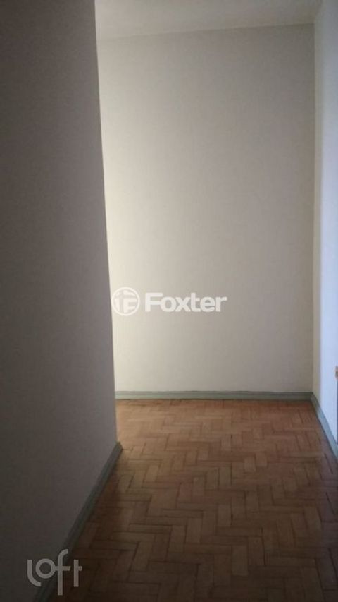 Image 1 - 887941