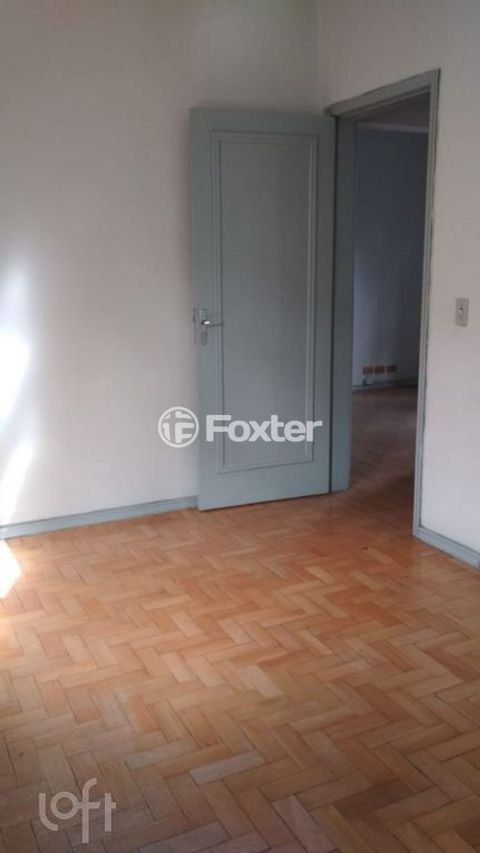 Image 7 - 887941