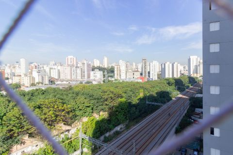Image 6 - 887963