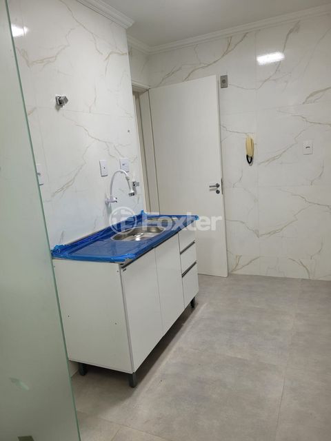 Image 4 - 887966
