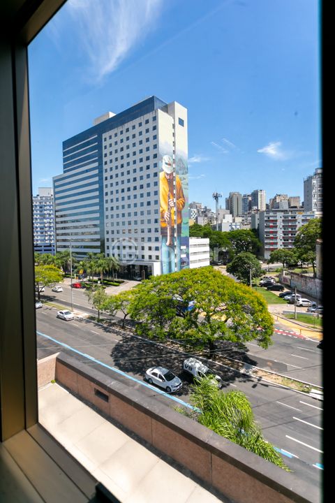 Image 6 - 887985