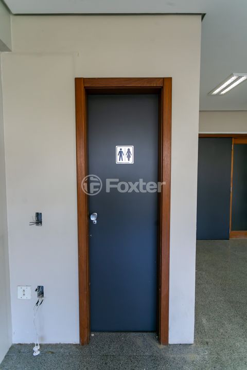 Image 8 - 887985