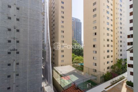 Image 3 - 887996