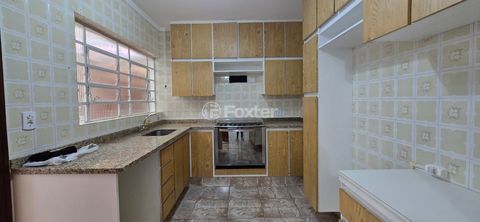 Image 11 - 887997