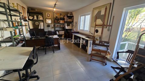 Image 4 - 887999