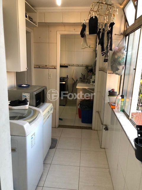 Image 9 - 888001