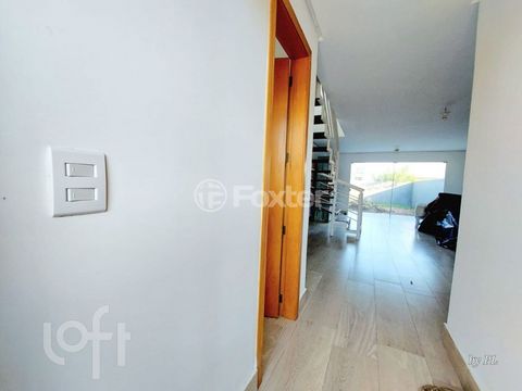 Image 6 - 888047