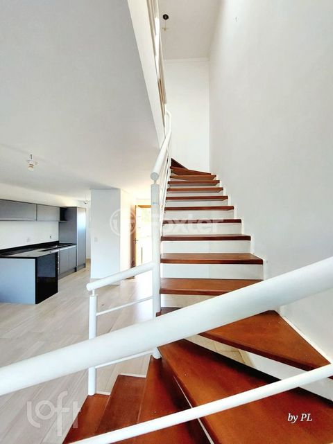 Image 14 - 888047