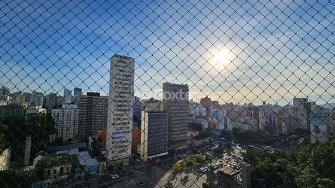 Image 17 - 888048