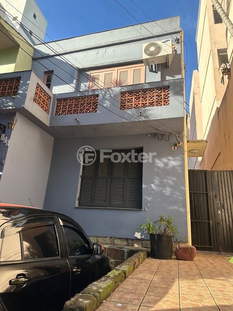 Image 9 - 888051