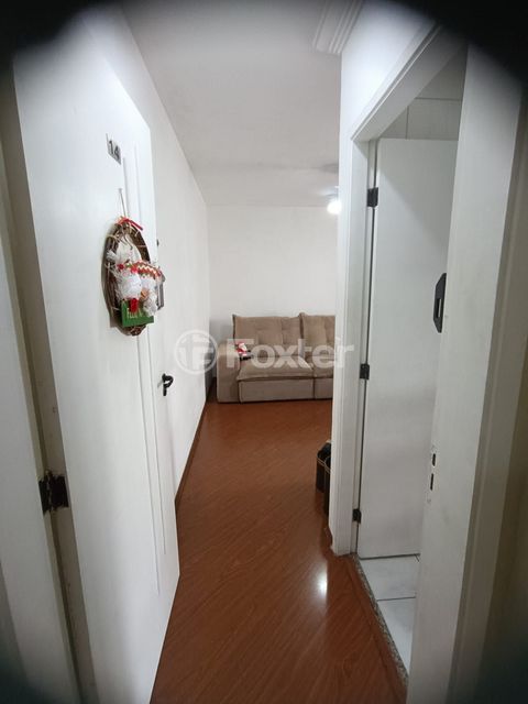 Image 6 - 888056