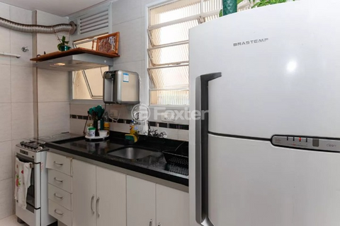 Image 7 - 888058