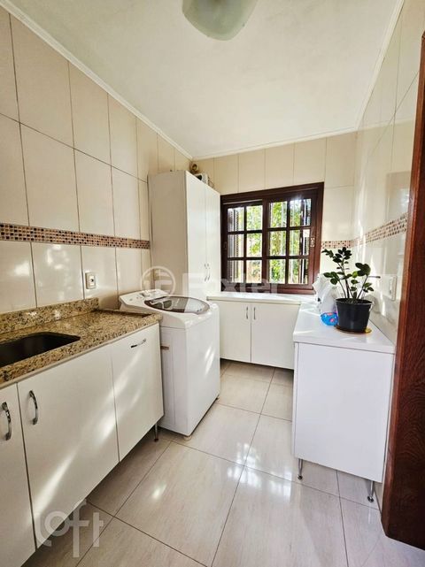 Image 7 - 888071