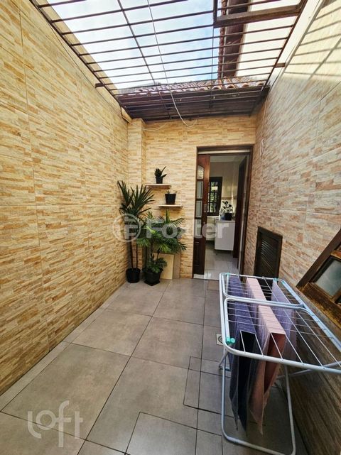 Image 8 - 888071