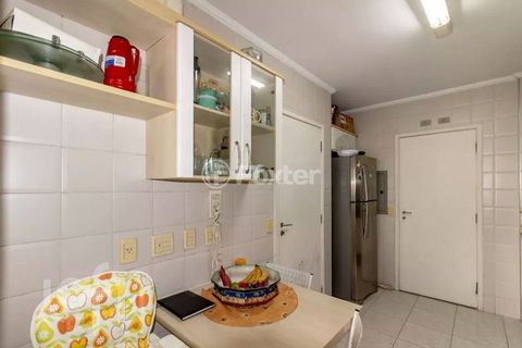 Image 8 - 888081