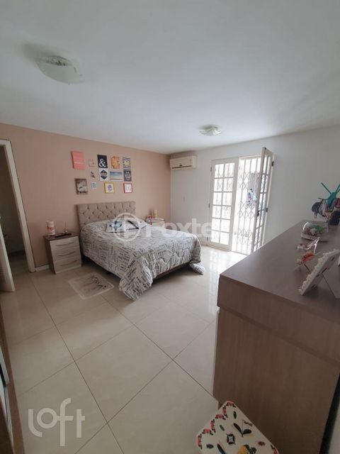 Image 3 - 888096