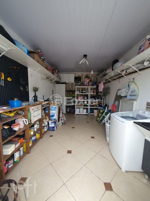 Image 19 - 888096