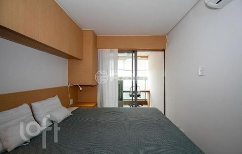 Image 10 - 888099