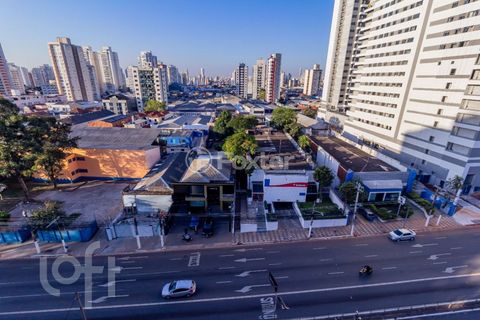 Image 10 - 888105