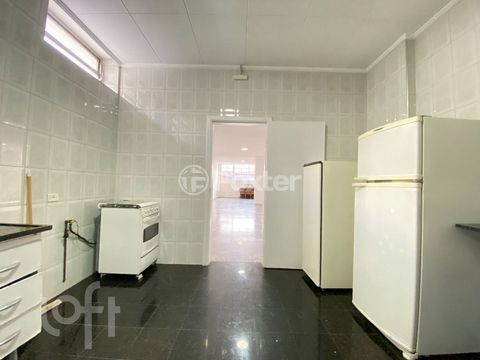 Image 16 - 888105