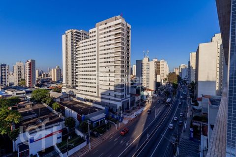Image 11 - 888105