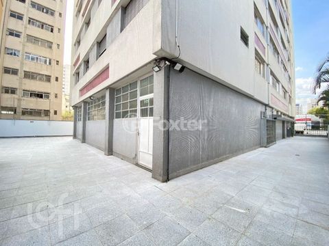 Image 19 - 888105