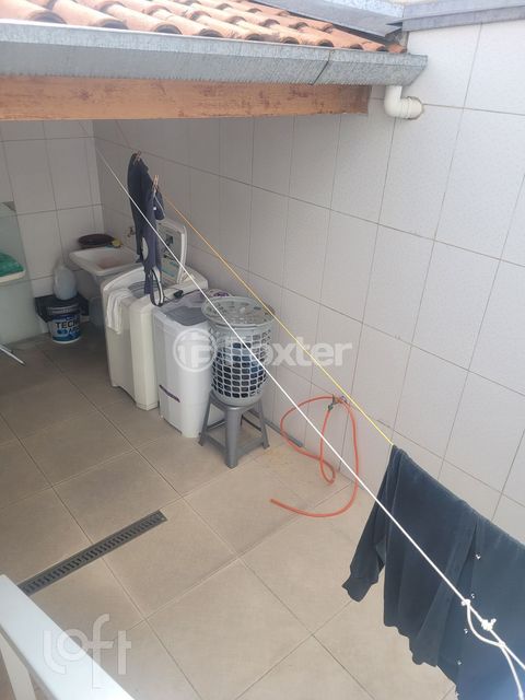 Image 10 - 888125