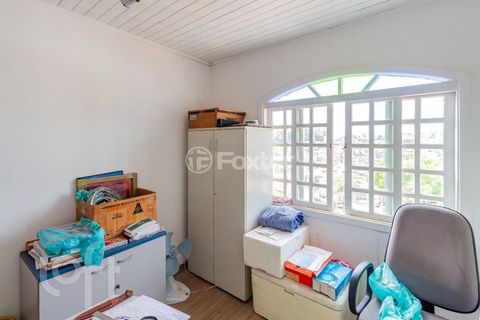 Image 10 - 888125