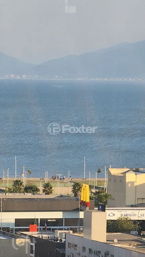 Image 11 - 888129