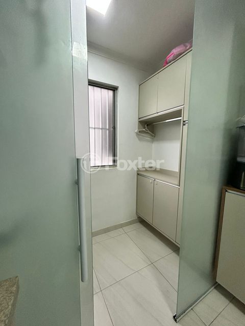 Image 8 - 888134