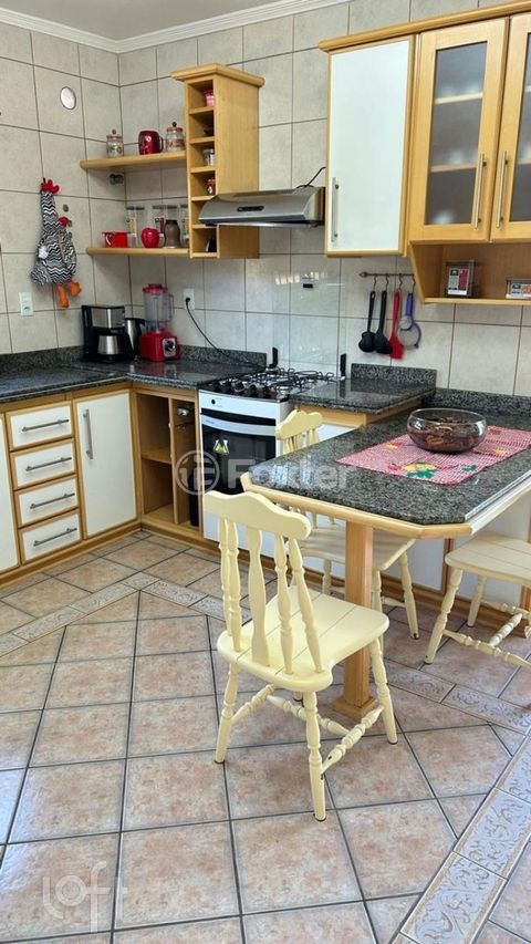 Image 9 - 888140