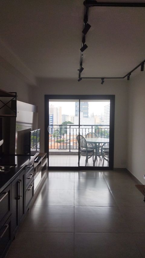 Image 5 - 888251