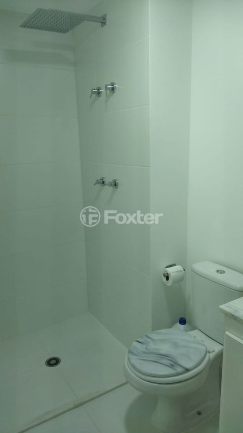 Image 9 - 888251