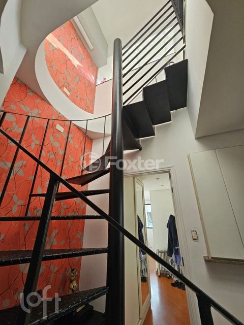 Image 8 - 888258