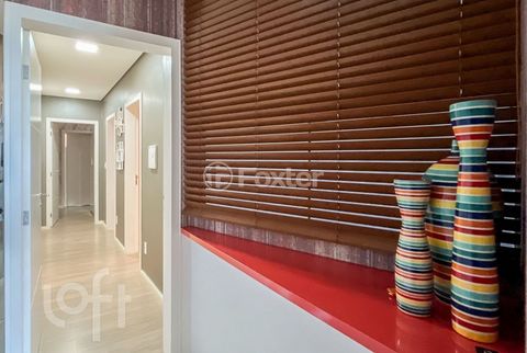 Image 17 - 888260
