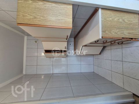 Image 5 - 888272