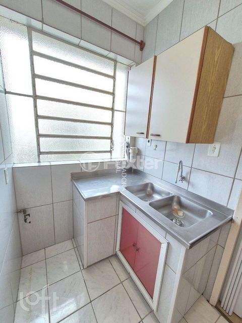 Image 4 - 888272