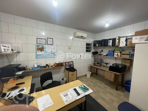 Image 17 - 888274