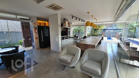 Image 17 - 888275