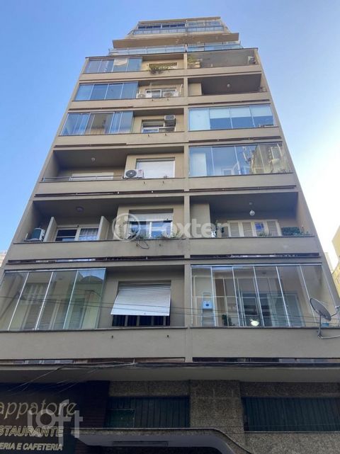Image 11 - 888347