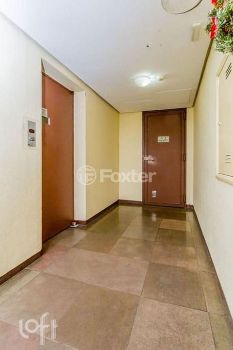 Image 4 - 888366