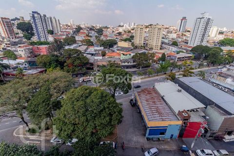 Image 12 - 888370
