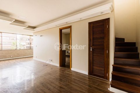 Image 4 - 888375