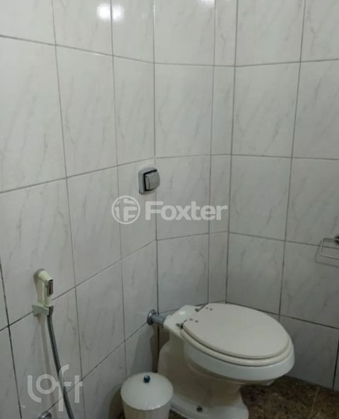 Image 6 - 888377
