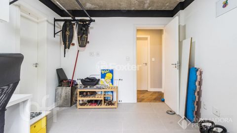 Image 13 - 888378