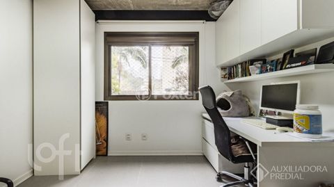 Image 12 - 888378