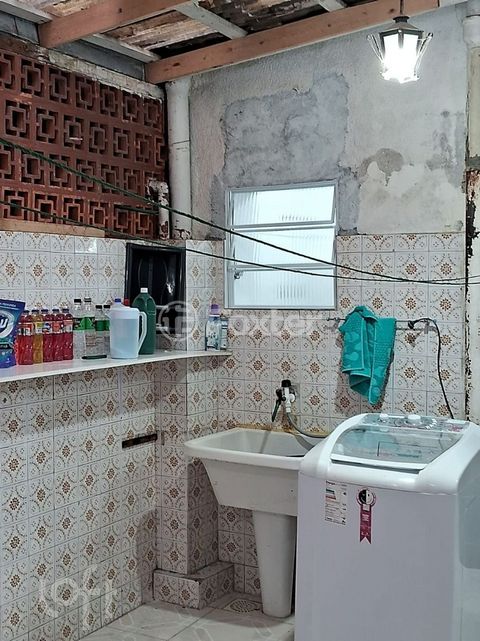 Image 4 - 888387