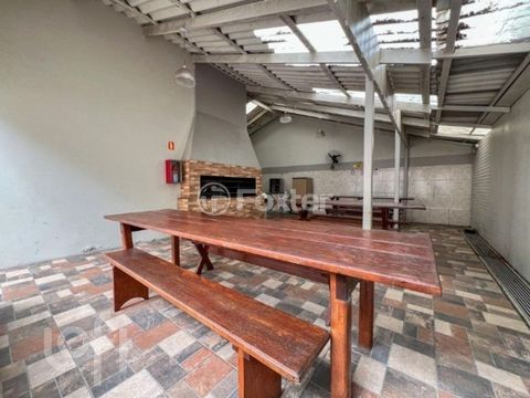 Image 16 - 888390