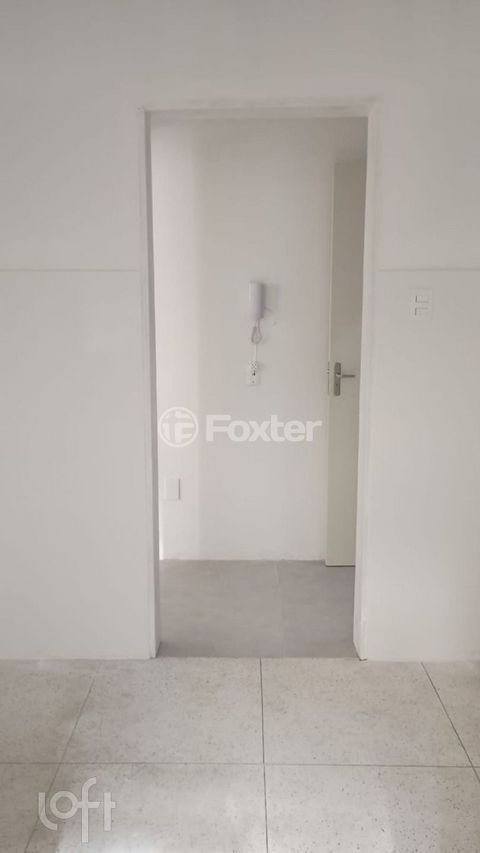 Image 9 - 888407